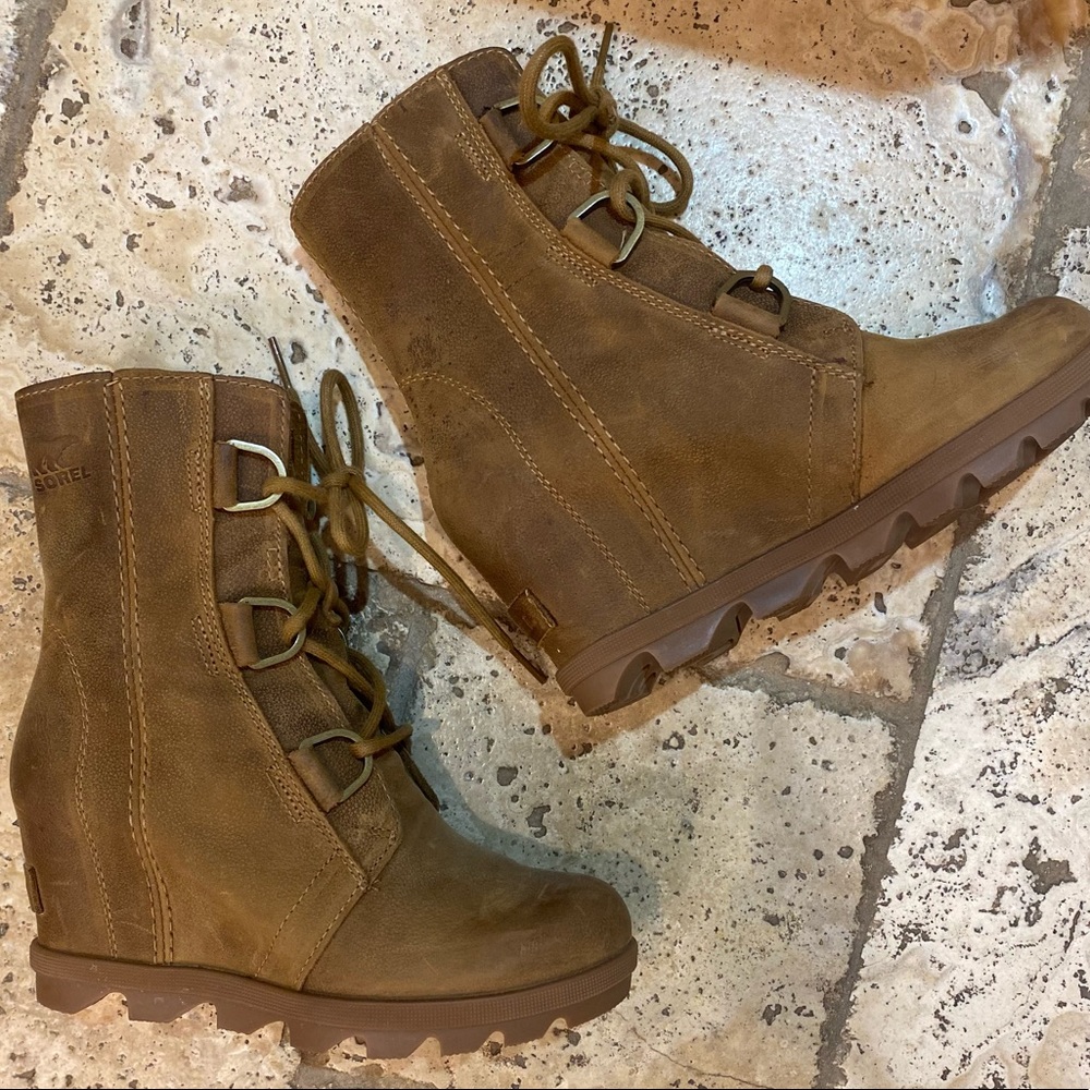 Sorel Women's Joan of Arctic Wedge II Boots camel Browm